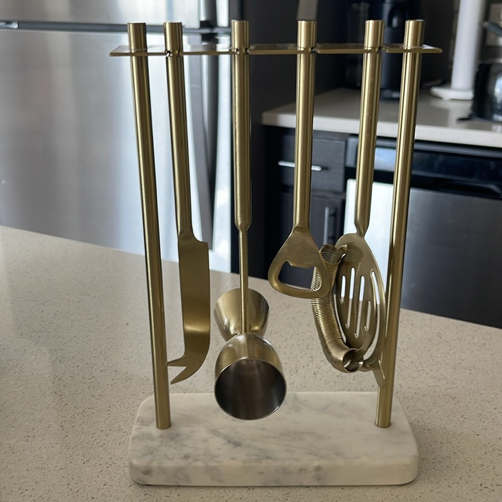 Bar tools & shaker